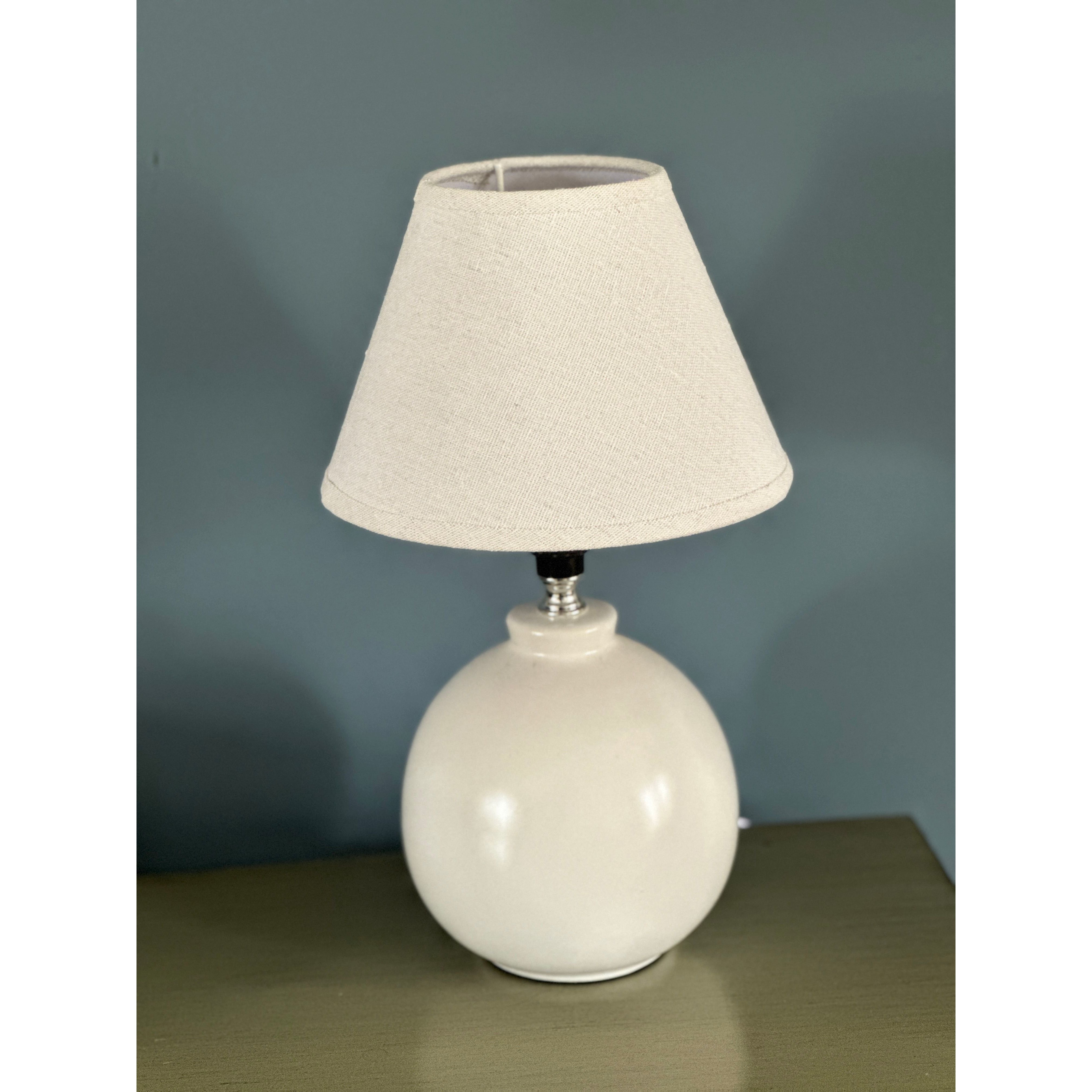 12.2" Matte White Stripe Lamp