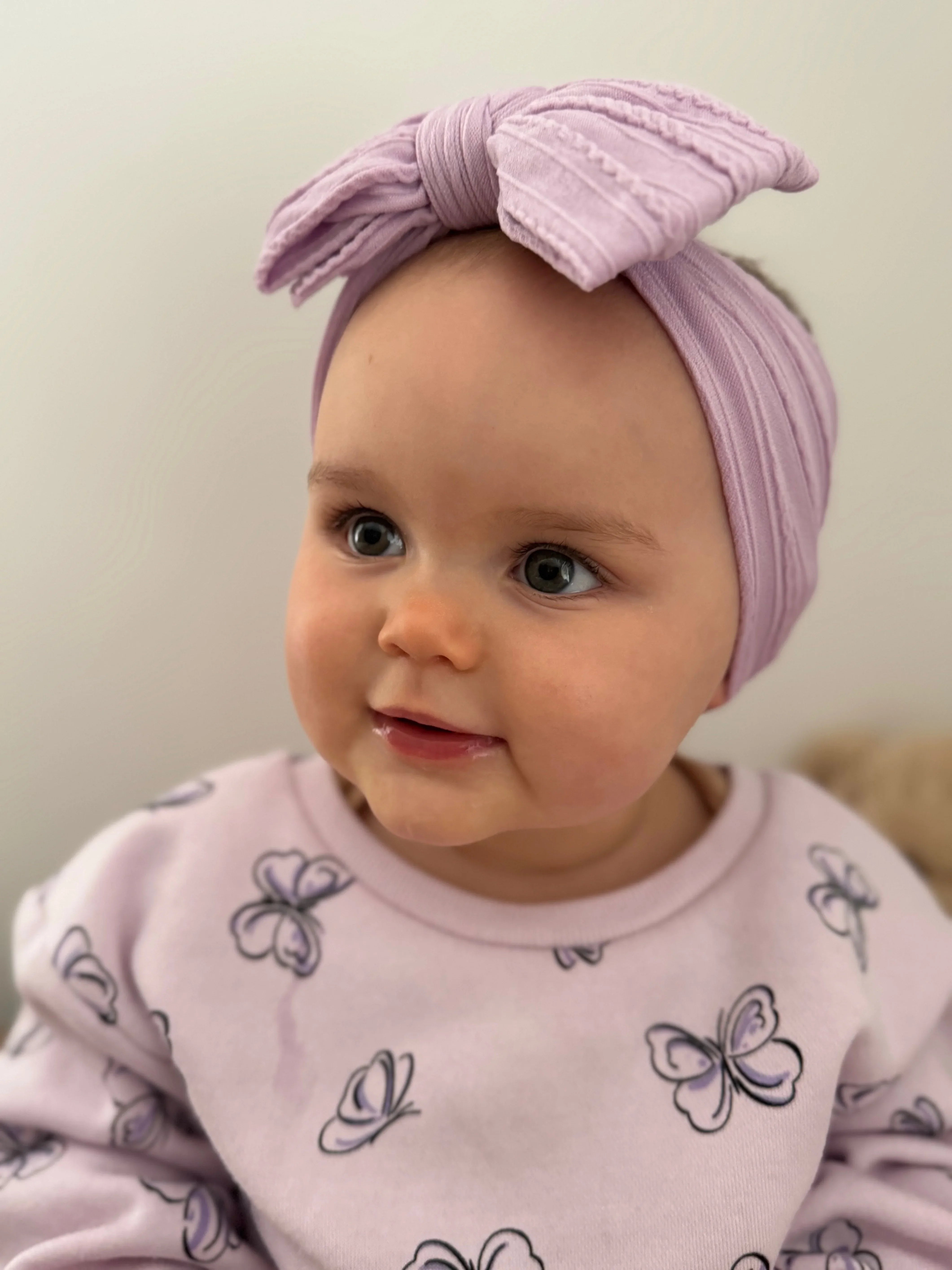Bright lilac larger Bow Cable Knit Headband
