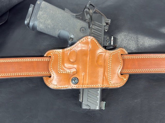 *In Stock* RH Belt Slide Holster Staccato & Springfield DS Prodigy Saddle Oil Finish w/Natural Stitch