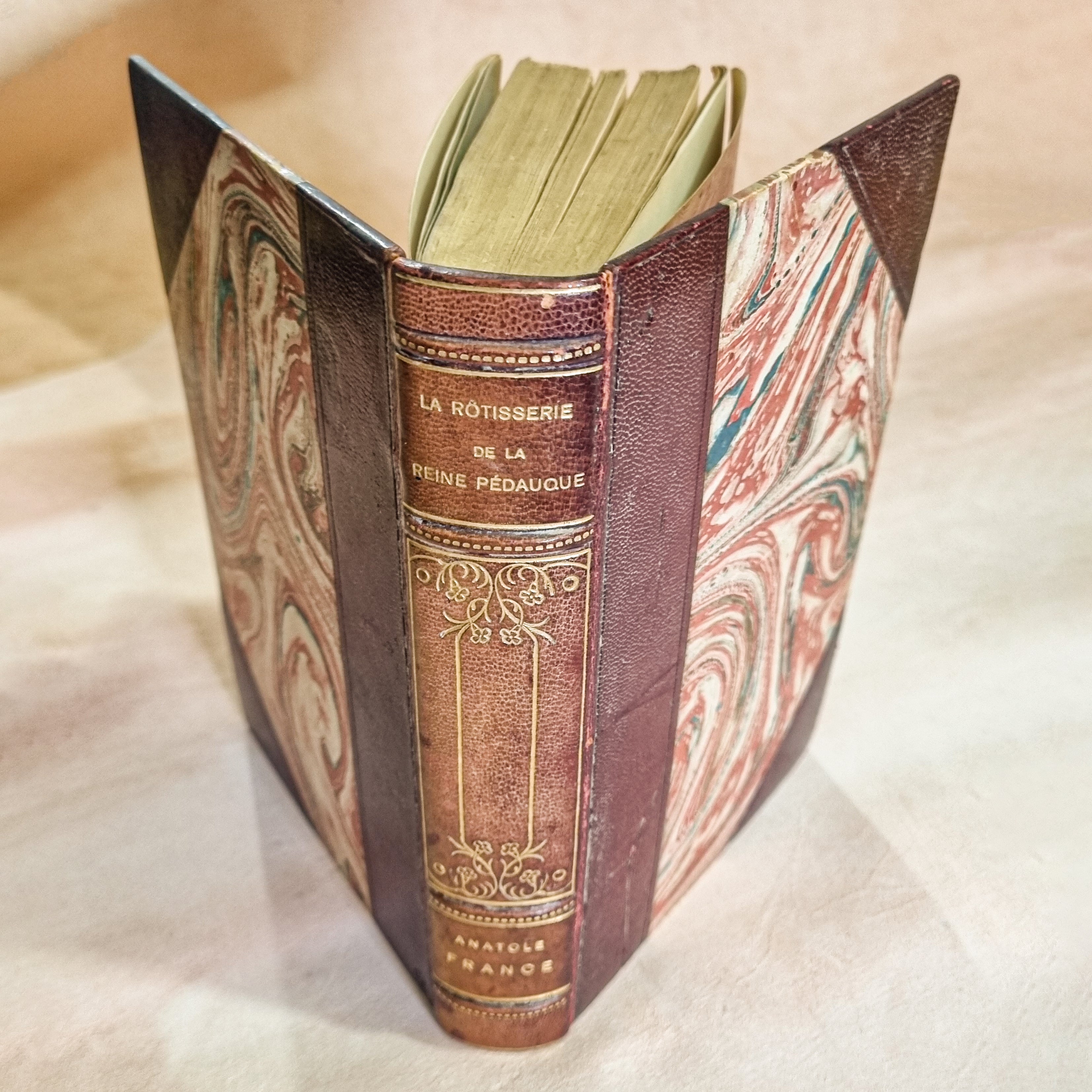 La rôtisserie de la reine Pédauque by Anatole France (binding by Laurent Peeters)