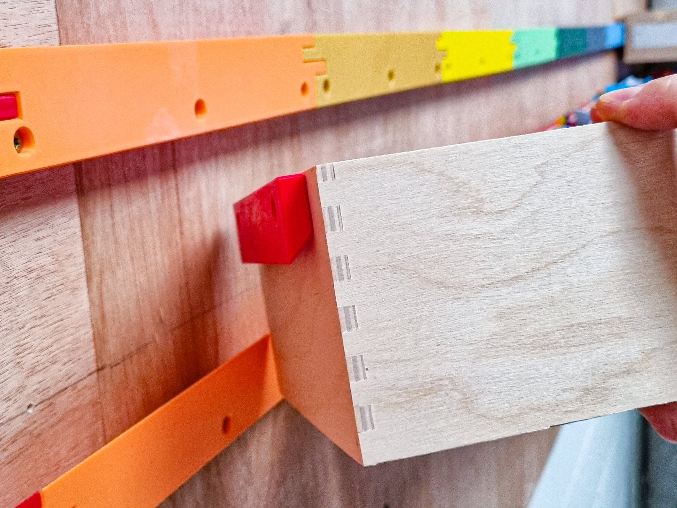 French Cleat Strips / Wedge Strips - 25 cm, Total Length: 4 or 8 meters (3d-printed) - Wall Mounting System