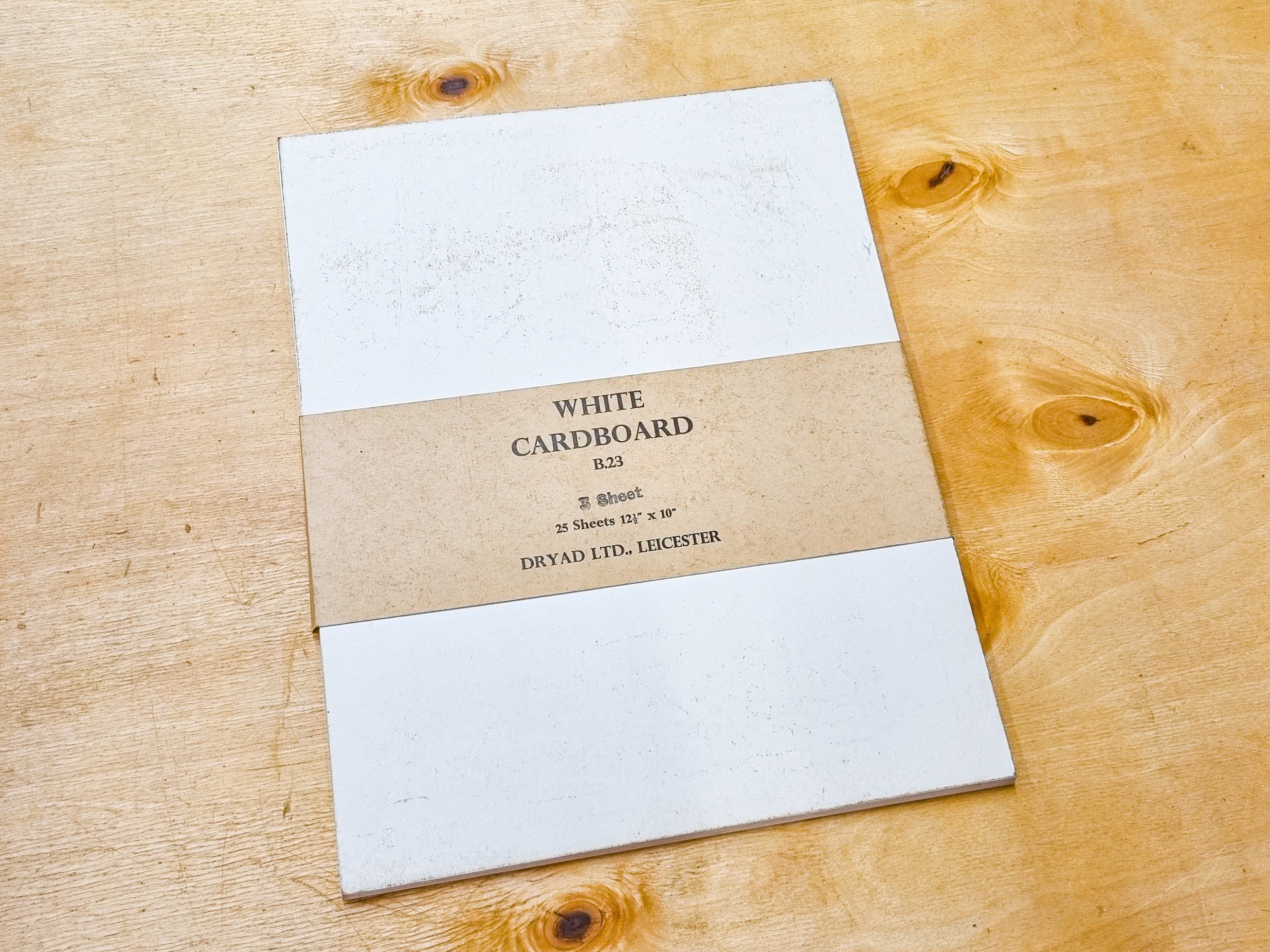 Pack of Vintage Dryad of Leicester White Cardboard (B.23, 25 Sheets, 12.5" x 10")