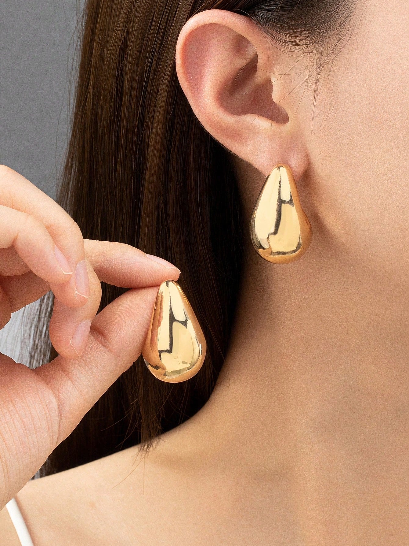 1pair Delicate And Stylish Water Drop Shaped Earrings For Women