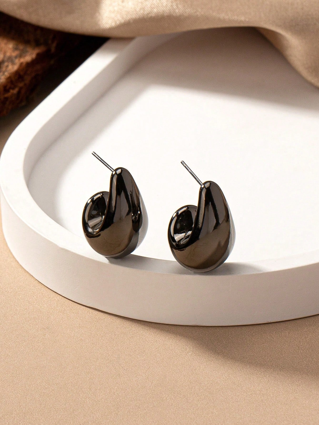 1pair Delicate And Stylish Water Drop Shaped Earrings For Women