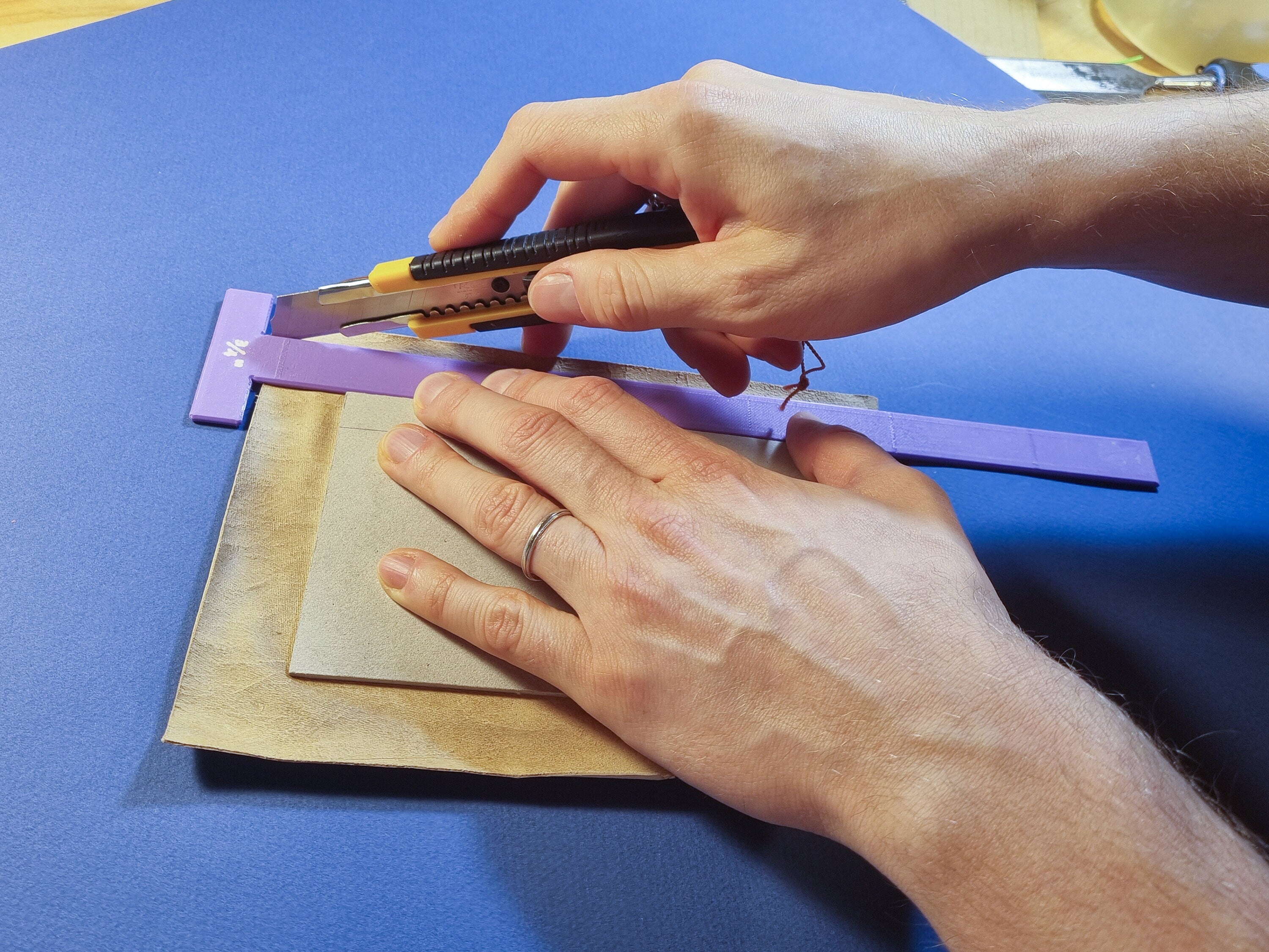 Set of Square Spacers (Metric) Gauges/Straightedges for Bookbinding, Cartonnage, and Other Crafts (2.5 mm high, 3d-printed, Mark II)