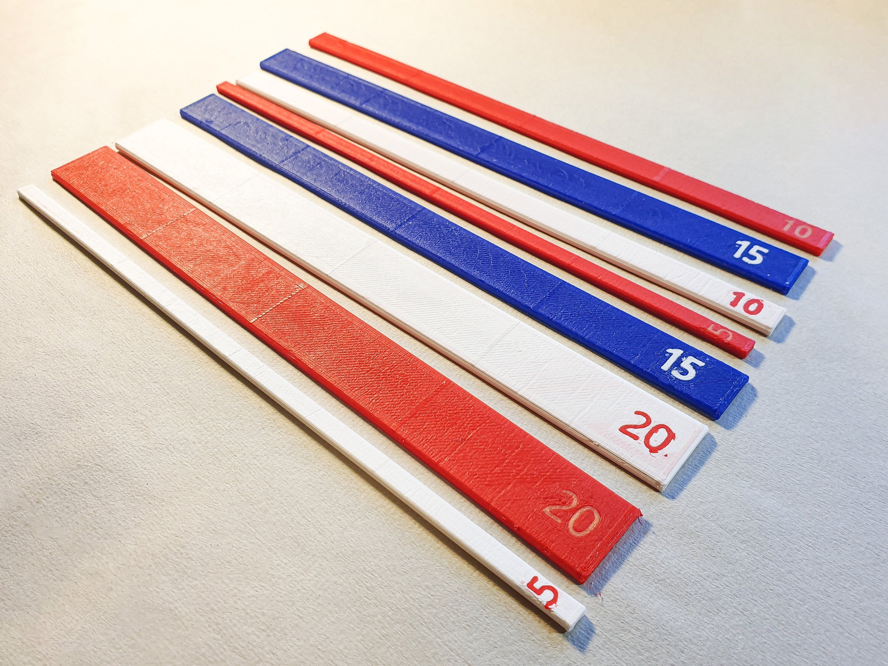 Set of Square Spacers (Metric) Gauges/Straightedges for Bookbinding, Cartonnage, and Other Crafts (2.5 mm high, 3d-printed, Mark II)